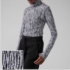 Athleta Flurry Element Turtleneck Medium Black White Size Small